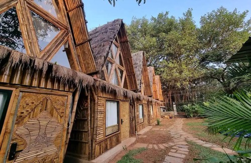 Chapora Cottage | Chakra: Premium Retro AC Cottage in Vagator