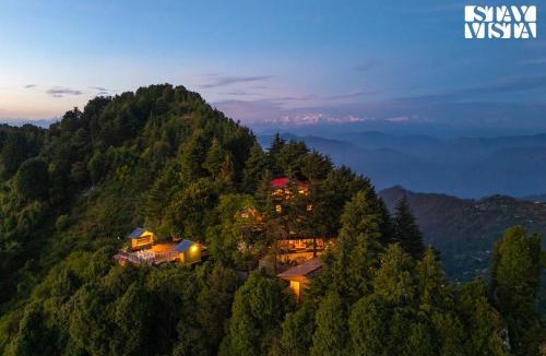 Tehri Range Villa | Chalet Rushli - Free Breakfast with Valley View at Mussoorie by StayVista