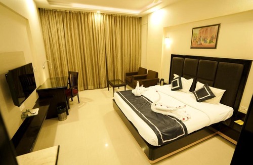 Air Force Area Hotel | Chandra Imperial