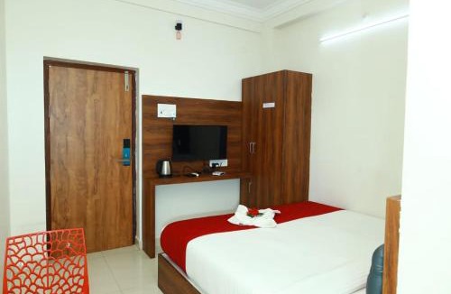 Thirunallar Hotel | CHANDRODAYAM RESIDENCY