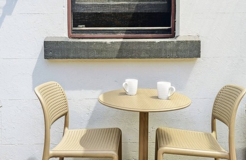 North Sydney Apartment | Charming 1 bedroom, park adjacent. city 5 minutes