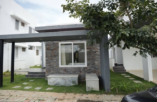 Doddaballapur Villa | Charming 1-bedroom villa in welcoming Nandi Hills with AC