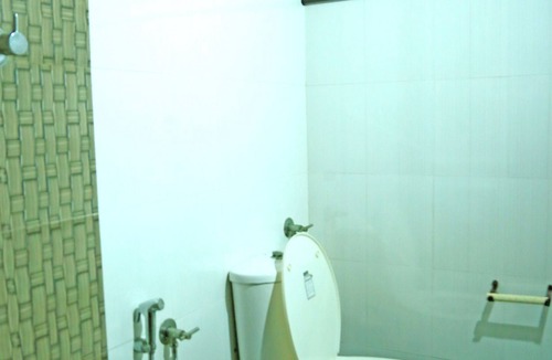 Cherthala Bed & Breakfast | Charming 2 Beach front bedroom B&B with AC, WiFi in Marari Arthunkal