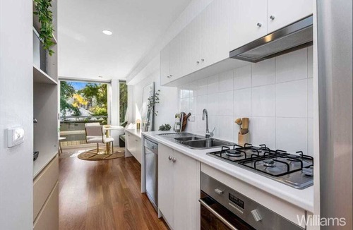 Williamstown Apartment | Charming 2-bedroom apartment with AC, WiFi in beautiful Williamstown
