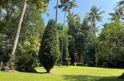 Perumbavoor Other | Charming 2-bedroom farmhouse in delightful Kochi with WiFi, AC