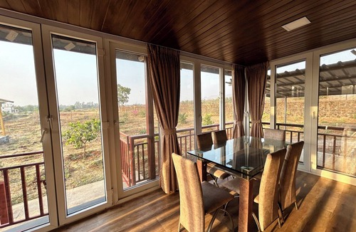 Karjat House | Charming 2-bedroom pet friendly Farmhouse with picturesque surroundings