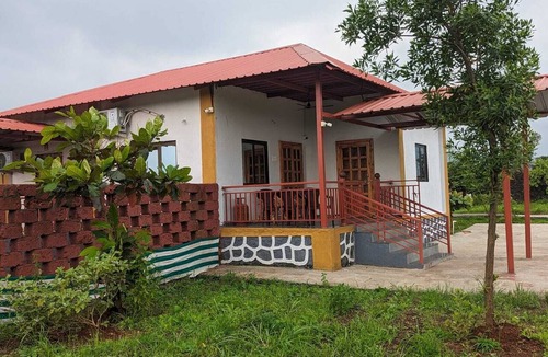 Karjat House | Charming 2-bedroom pet friendly Farmhouse with picturesque surroundings