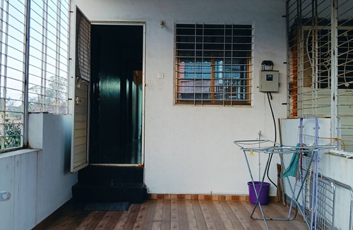 Trimbak House | Charming 2-bedroom with living space bungalow in peaceful Trimbak with AC