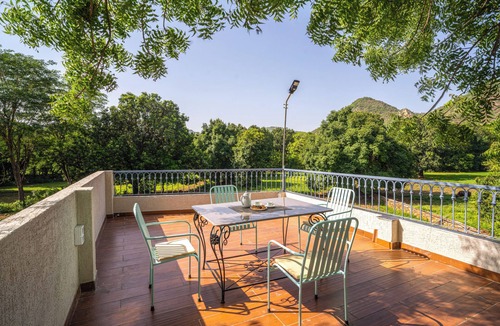 Bedla House | Charming 3-bedroom bungalow with AC, WiFi in wonderful Udaipur