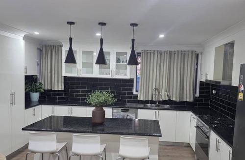 Blackett House | Charming 3-Bedroom House Rental in Sydney