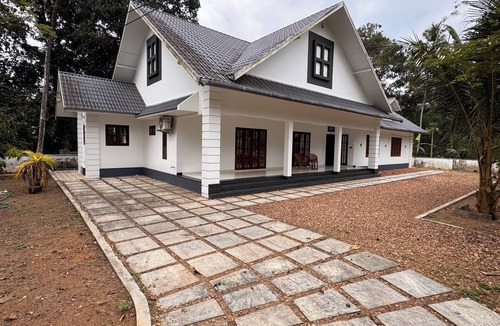 Pala House | Charming 3-bedroom house with WiFi and AC In Pala