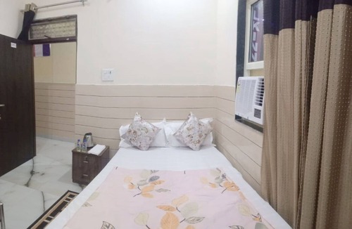 Agra Villa | Charming 3-bedroom villa with WiFi, AC in tranquil Dhandhupura