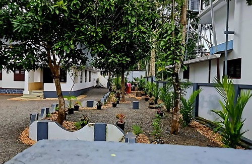 Alappuzha Villa | Charming 4-bedroom Layanila villa with WiFi, AC in serene Alappuzha