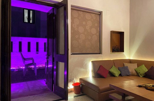 Phase I Apartment | Charming 4BHK Duplex in South Delhi. Pet-friendly. Rustic charm, modern comfort.