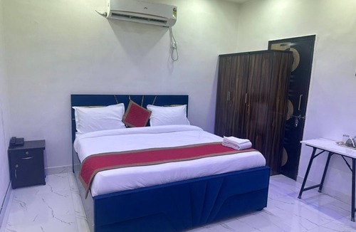 Malviya Nagar Bed & Breakfast | Charming 9-bedroom bed & breakfast with AC, WiFi in bustling Delhi NCR