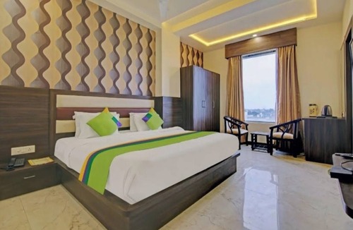 Taj Ganj Hotel | Charming 9-bedroom hotel with AC and WiFi in brilliant Agra