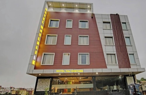 Taj Ganj Hotel | Charming 9-bedroom hotel with AC and WiFi in brilliant Agra