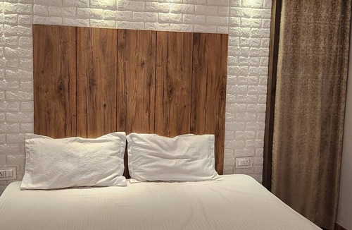 Gwalior House | Charming bungalow in Gwalior with WiFi and AC .