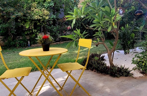 Ahmedabad House | Charming City Center Villa/King Size Beds/Spacious Garden/NRI Friendly