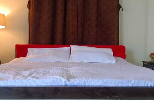 Shri Madhopur House | Charming farmhouse in peaceful countryside overlooking Aravalli