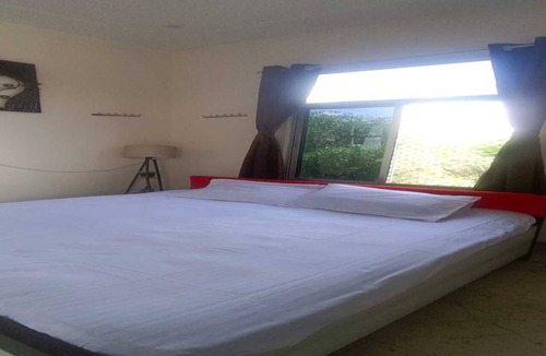 Shri Madhopur House | Charming farmhouse in peaceful countryside overlooking Aravalli