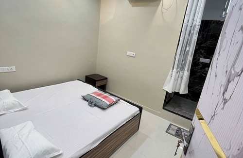 Varanasi Hotel | Charming hotel with 1 bedroom and AC, WiFi in wonderful Varanasi