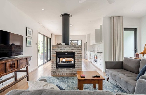 Galston Cottage | Charming Luxury Rural Cottage Close to National Parks and City of Sydney