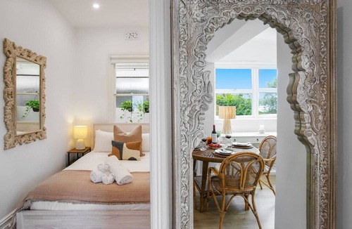 Glebe Apartment | Charming Retreat in Exclusive Glebe Estate