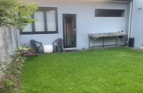 Kogarah House | Charming Spacious & Stylish 1 Bedroom Hse Near Rockdale Plaza, beach & Airport