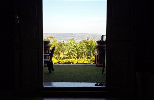 Kaswand Villa | Charming villa with in-house Chef and Swimming Pool in picturesque Mahabaleshwar