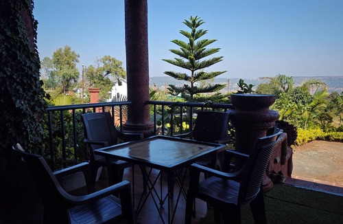 Kaswand Villa | Charming villa with in-house Chef and Swimming Pool in picturesque Mahabaleshwar