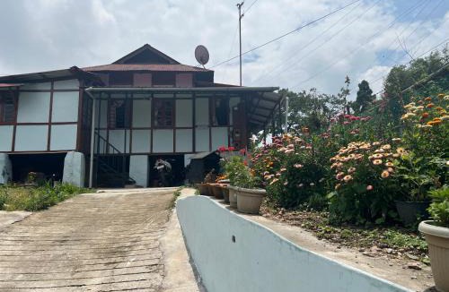 Laitumkhrah House | Charu Villa