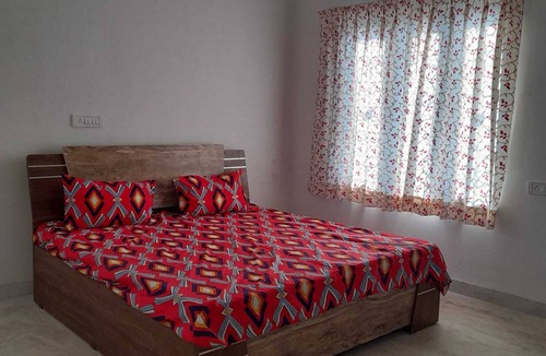 Rajawas House | Cheerful Place with 3 Bedrooms