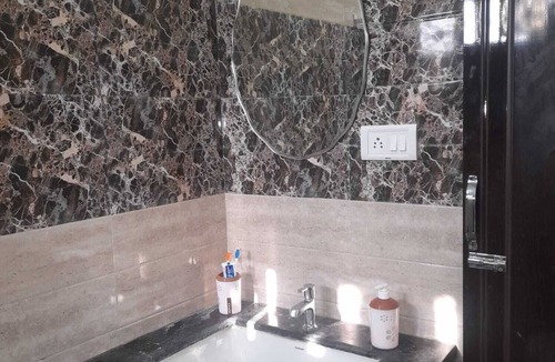 Rajawas House | Cheerful Place with 3 Bedrooms