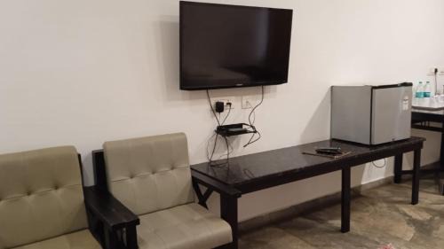 Kuzhuppilly Hotel | Cherai Beach View Heritage
