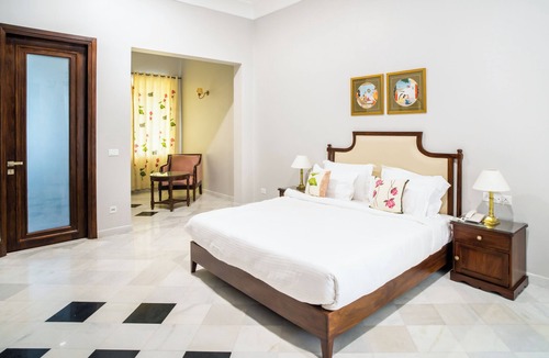 Lake Pichola Bed & Breakfast | Chez Lavania- A Boutique Homestay