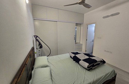 Bengaluru Apartment | Chic 1-bedroom apartment in awesome Bengaluru with AC shared with the host