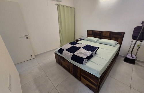Bengaluru Apartment | Chic 1-bedroom apartment in awesome Bengaluru with AC shared with the host
