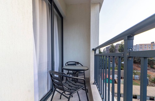 Kitisuru Apartment | Chic studio with WiFi and fitness room in lovely Nairobi