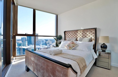 Chinatown Apartment | Chic Zenith Retreat -Vista丨Skylight丨Parking