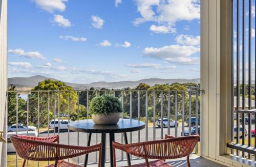 Jindabyne House | Chilam B