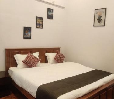 Kodaikanal House | Chill Breeze Castle - 4BHK Villa with Captivating city view & Mountain view, Wifi, Campfire, Homemade Food