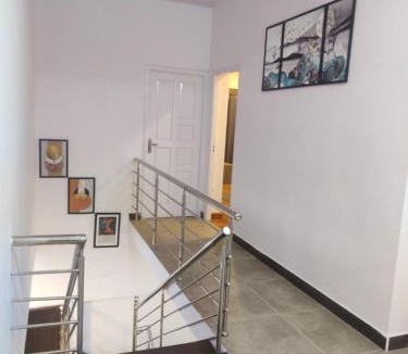 Kodaikanal House | Chill Breeze Castle - 4BHK Villa with Captivating city view & Mountain view, Wifi, Campfire, Homemade Food