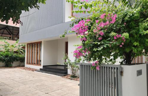 Maradu Villa | Chilla - 4 Bedroom Villa by Feel Home Kochi