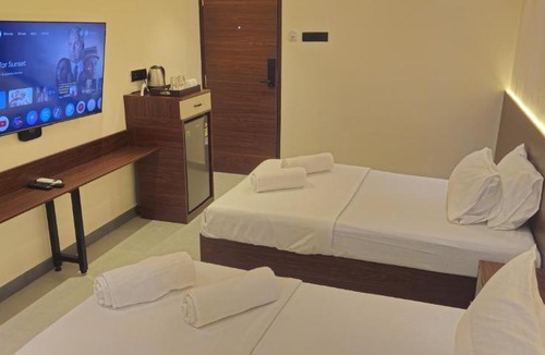 Chennai Hotel | Chippy Residency Pallikaranai