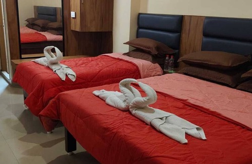 Tiruchendur Hotel | Chitra Temple View