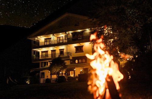 Pelling Hotel | Cilantro Unwind Delisso Abode ,Pelling