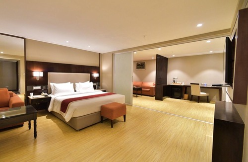 Gandhi Nagar Hotel | Citadel Sarovar Portico Bengaluru