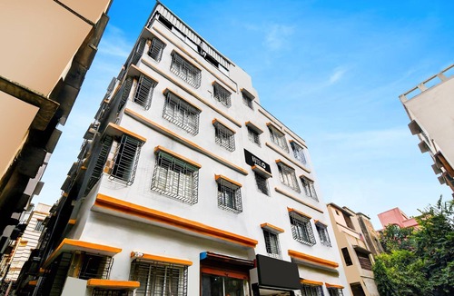 Mukundapur House | Classic 25 Th Lantern Guest House