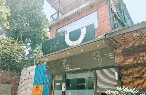 Kurla West House | Classic Collection O Kurla BKC Mumbai